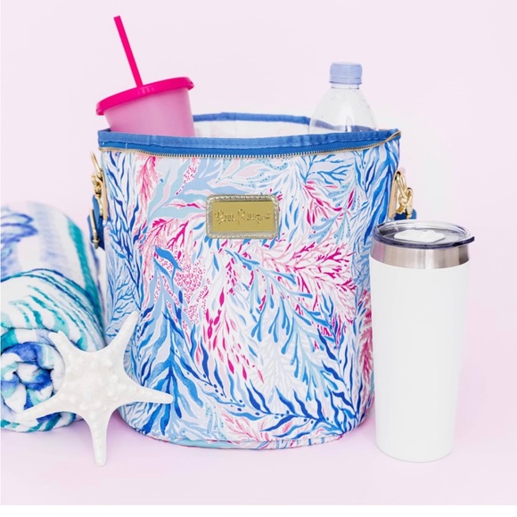 Lilly Pulitzer Insulated Soft Beach Cooler with Adjustable/Removable Strap - Picture 4 of 4